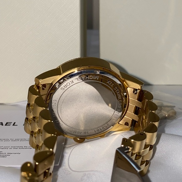 Michael Kors Unisex OverSized Gold Watch main image 9